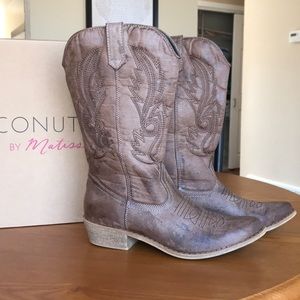 Size 7 Coconuts Cowboy Boots